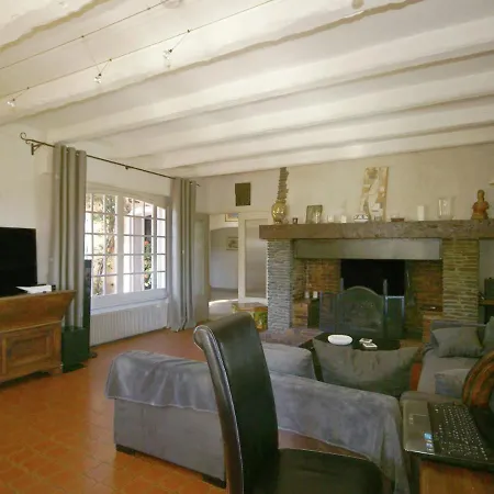 Modern With Private Garden Saint-Tropez