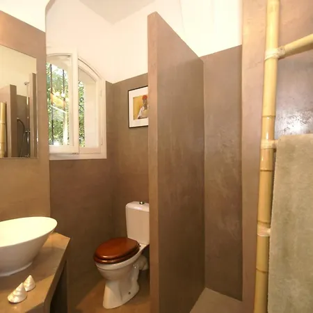 In Near Beaches & Pool Saint-Tropez